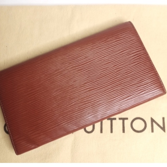 Louis Vuitton Brown Epi Leather Sarah Wallet - Picture 11 of 11
